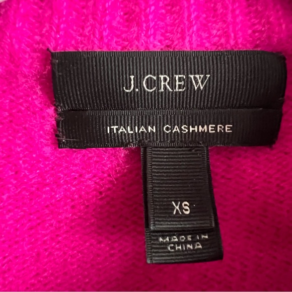 J Crew Italian Cashmere Fuchsia Sweater 
with Front Pockets Size XS - Picture 9 of 10